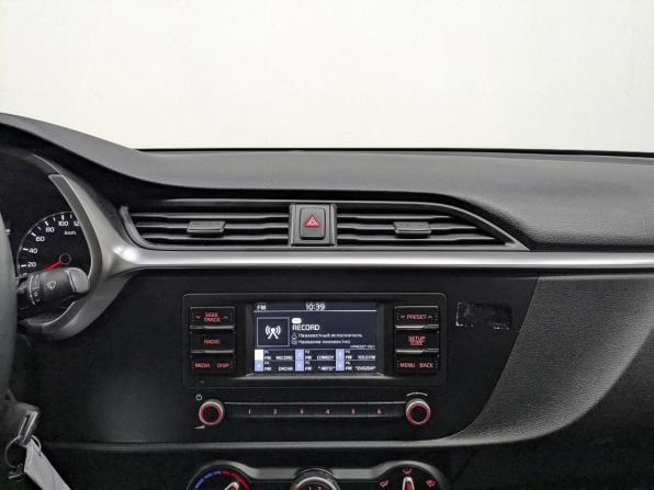 Kia Rio IV Рестайлинг с пробегом 2021 года, цена 1 630 000 рублей, 56582 км, седан, Автокод Объявления