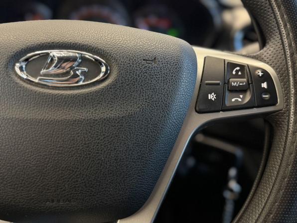 Lada (ВАЗ) Vesta I с пробегом 2018 года, цена 990 000 рублей, 62642 км, седан, Автокод Объявления