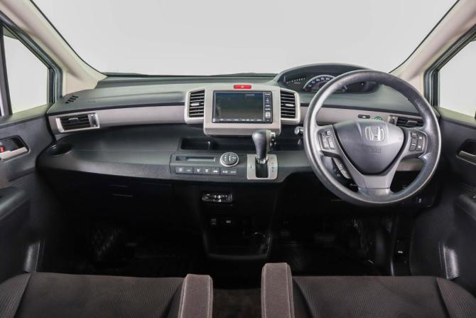 Honda Freed I Рестайлинг с пробегом 2012 года, цена 1 139 000 рублей, 86500 км, компактвэн, Автокод Объявления