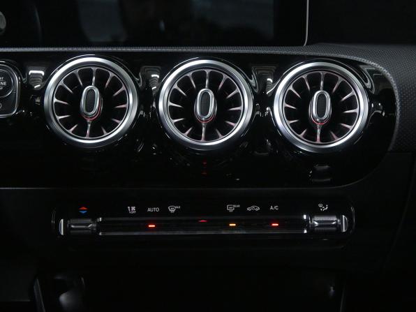 Mercedes-Benz CLA II (C118 X118) с пробегом 2019 года, цена 3 100 000 рублей, 78000 км, седан, Автокод Объявления