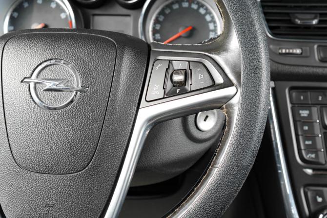 Opel Mokka I с пробегом 2013 года, цена 1 049 000 рублей, 155038 км, внедорожник, Автокод Объявления
