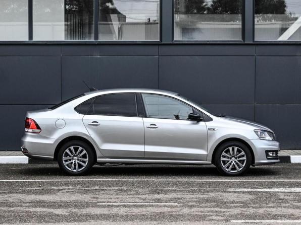 Volkswagen Polo V Рестайлинг с пробегом 2018 года, цена 1 269 000 рублей, 196527 км, седан, Автокод Объявления