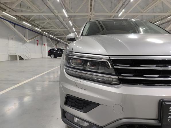 Volkswagen Tiguan II с пробегом 2018 года, цена 2 960 000 рублей, 68252 км, внедорожник, Автокод Объявления