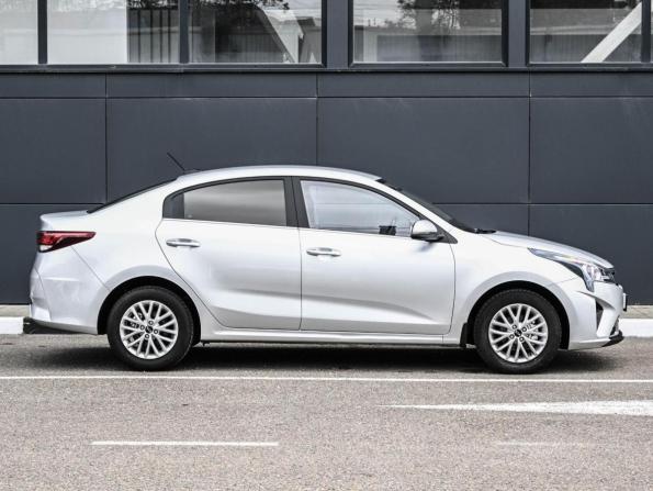 Kia Rio IV Рестайлинг с пробегом 2021 года, цена 1 634 000 рублей, 120071 км, седан, Автокод Объявления