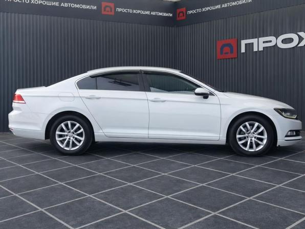 Volkswagen Passat B8 с пробегом 2018 года, цена 1 687 000 рублей, 235426 км, седан, Автокод Объявления
