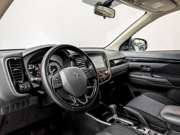 Mitsubishi Outlander III Рестайлинг 3 с пробегом 2021 года, цена 2 450 000 рублей, 90500 км, внедорожник, Автокод Объявления