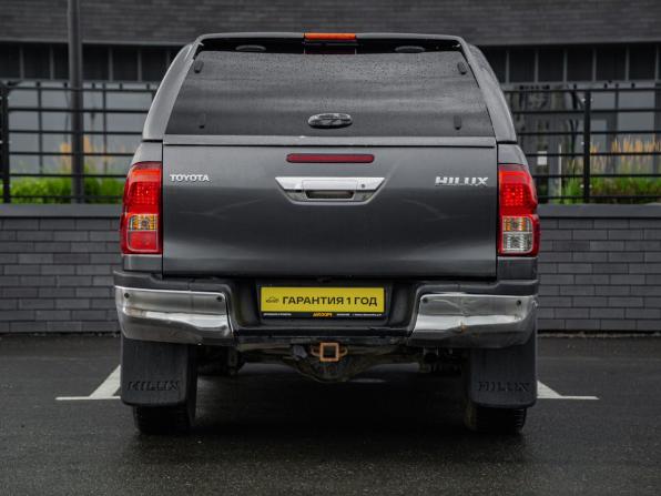 Toyota Hilux VIII с пробегом 2015 года, цена 1 985 000 рублей, 294056 км, offers.body_type.unknown, Автокод Объявления