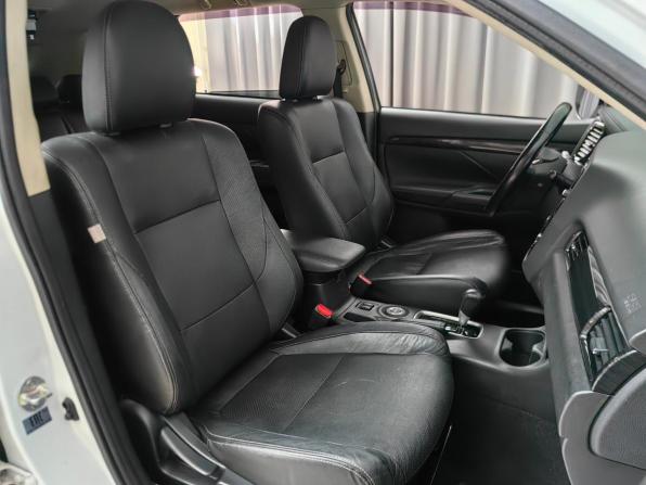 Mitsubishi Outlander III Рестайлинг 2 с пробегом 2016 года, цена 1 345 000 рублей, 260000 км, внедорожник, Автокод Объявления