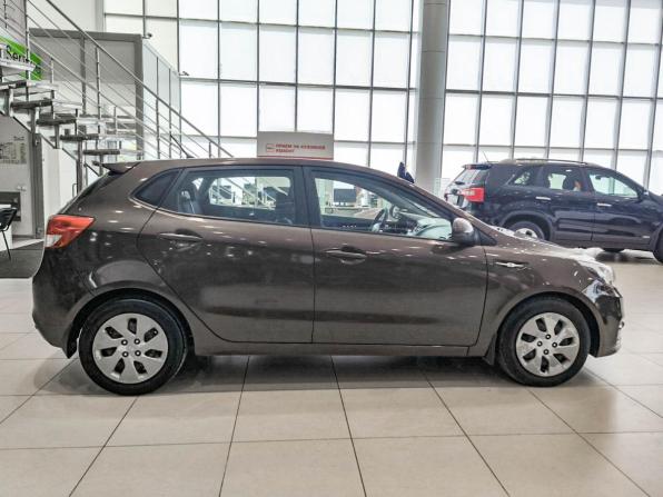 Kia Rio III Рестайлинг с пробегом 2015 года, цена 1 080 000 рублей, 98437 км, хэтчбек, Автокод Объявления