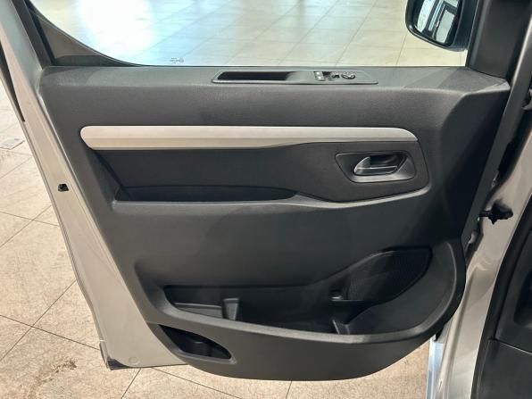 Peugeot Traveller I с пробегом 2021 года, цена 2 349 000 рублей, 210414 км, минивэн, Автокод Объявления