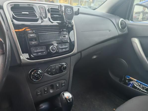 Renault Sandero II с пробегом 2016 года, цена 974 000 рублей, 132000 км, хэтчбек, Автокод Объявления