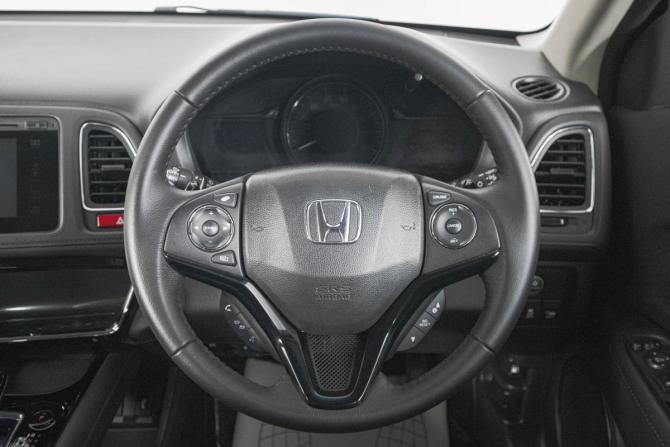 Honda Vezel I с пробегом 2014 года, цена 1 359 000 рублей, 159000 км, внедорожник, Автокод Объявления