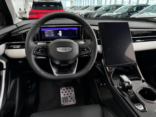 Geely Atlas II с пробегом 2024 года, цена 2 800 000 рублей, 53782 км, внедорожник, Автокод Объявления