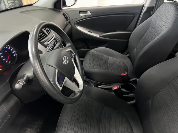 Hyundai Solaris I Рестайлинг с пробегом 2014 года, цена 1 390 000 рублей, 15426 км, хэтчбек, Автокод Объявления