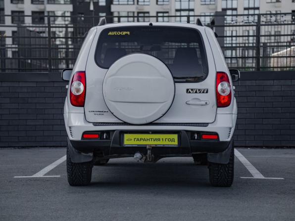 Chevrolet Niva I Рестайлинг с пробегом 2017 года, цена 669 000 рублей, 200000 км, внедорожник, Автокод Объявления
