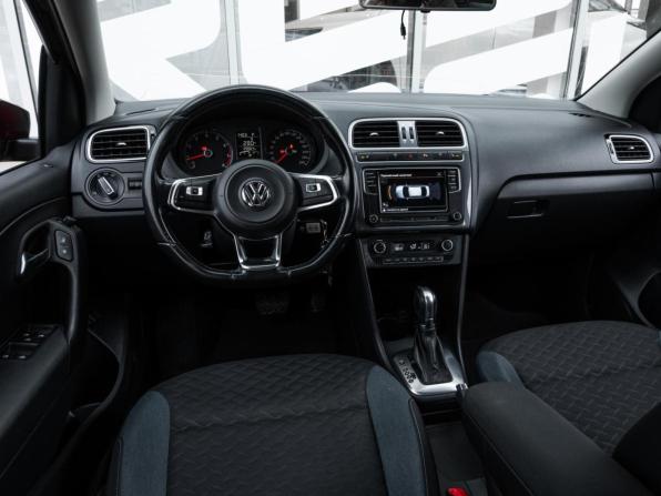 Volkswagen Polo V Рестайлинг с пробегом 2019 года, цена 1 417 500 рублей, 120564 км, седан, Автокод Объявления