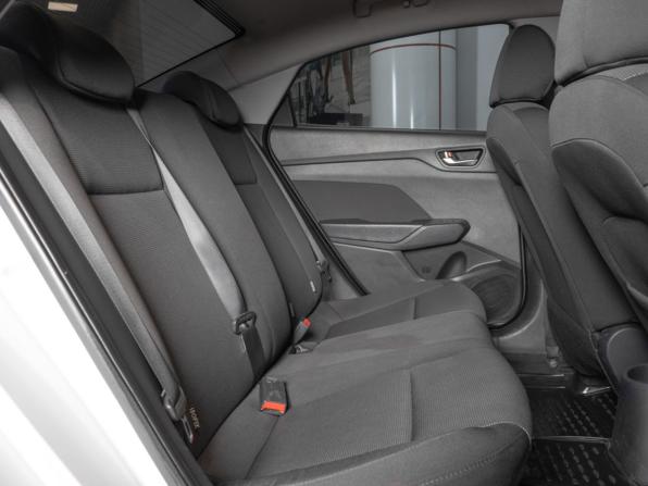 Hyundai Solaris II с пробегом 2018 года, цена 1 375 900 рублей, 118255 км, седан, Автокод Объявления