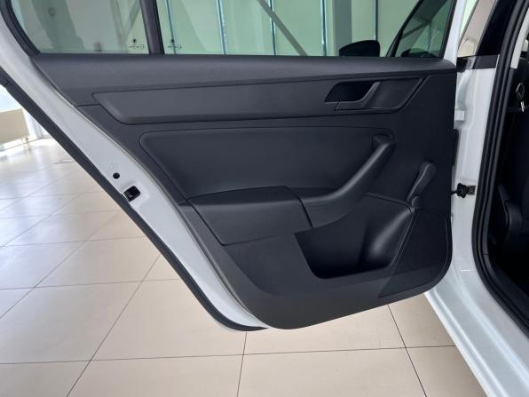 Skoda Rapid I с пробегом 2016 года, цена 1 040 000 рублей, 107568 км, лифтбек, Автокод Объявления