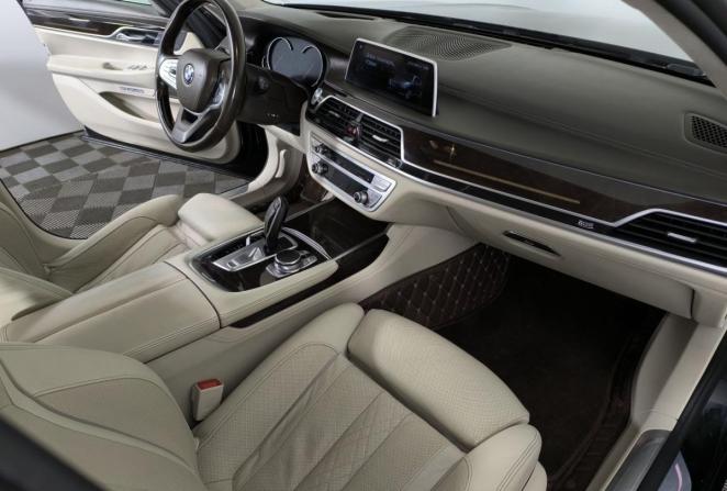 BMW 7 серии VI (G11/G12) с пробегом 2015 года, цена 3 880 000 рублей, 168899 км, седан, Автокод Объявления