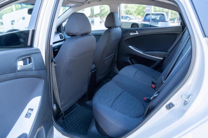 Hyundai Solaris I Рестайлинг с пробегом 2015 года, цена 1 029 000 рублей, 182713 км, седан, Автокод Объявления