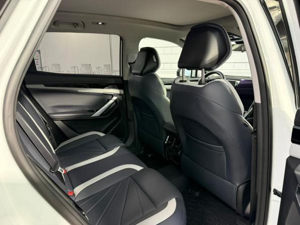 Geely Atlas II с пробегом 2024 года, цена 3 100 000 рублей, 39120 км, внедорожник, Автокод Объявления