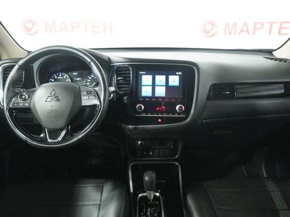 Mitsubishi Outlander III Рестайлинг 3 с пробегом 2022 года, цена 2 692 000 рублей, 101058 км, внедорожник, Автокод Объявления