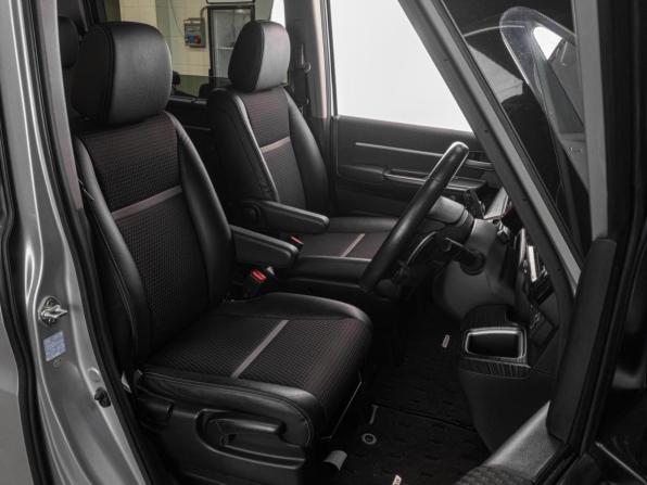 Honda Stepwgn V с пробегом 2017 года, цена 1 779 000 рублей, 172072 км, минивэн, Автокод Объявления