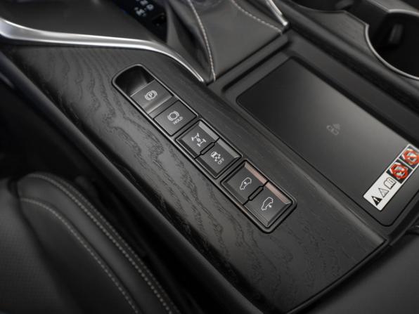 Lexus LX IV с пробегом 2026 года, цена 17 850 000 рублей, 11 км, внедорожник, Автокод Объявления
