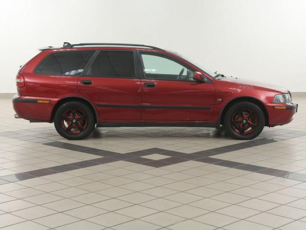 Volvo V40 I Рестайлинг с пробегом 2003 года, цена 288 000 рублей, 242000 км, универсал, Автокод Объявления