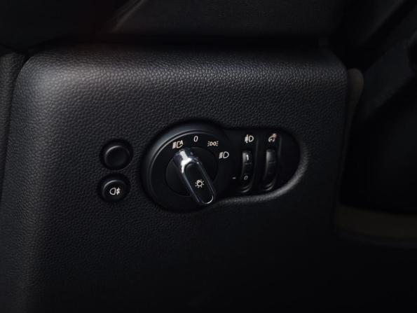 Mini Hatch III (F55/F56) Рестайлинг с пробегом 2020 года, цена 2 949 000 рублей, 85671 км, хэтчбек, Автокод Объявления