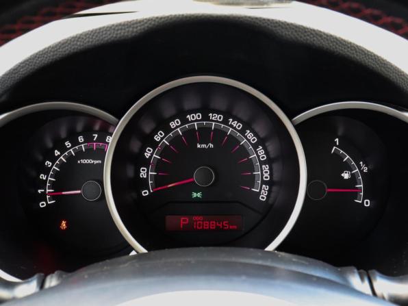 Kia Venga I Рестайлинг с пробегом 2014 года, цена 1 209 000 рублей, 108843 км, компактвэн, Автокод Объявления