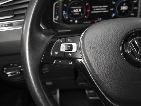 Volkswagen Tiguan II с пробегом 2018 года, цена 2 224 000 рублей, 37988 км, внедорожник, Автокод Объявления