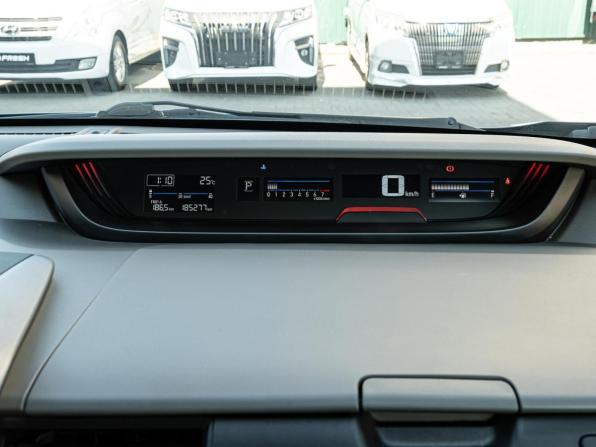 Honda Freed II с пробегом 2017 года, цена 1 340 000 рублей, 185277 км, компактвэн, Автокод Объявления