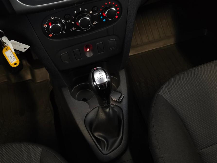 Renault Logan II Рестайлинг Санкт-Петербург  - изображение 11