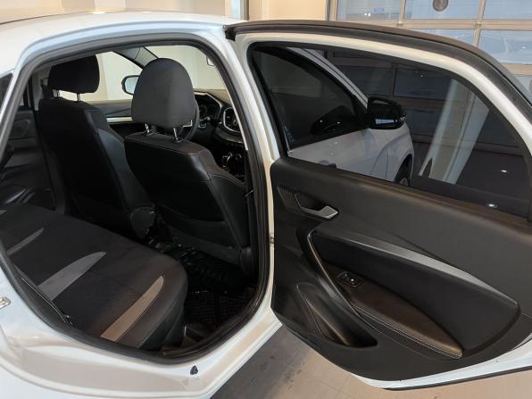 Lada (ВАЗ) Vesta I Рестайлинг (NG) с пробегом 2024 года, цена 1 592 000 рублей, 12498 км, седан, Автокод Объявления