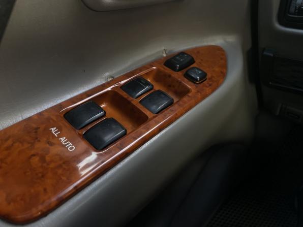 Toyota Land Cruiser 100 Series Рестайлинг 2 с пробегом 2006 года, цена 1 349 000 рублей, 687262 км, внедорожник, Автокод Объявления
