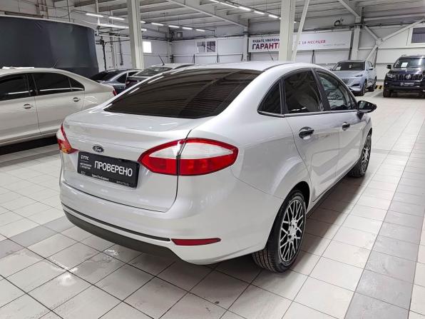 Ford Fiesta Mk6 Рестайлинг с пробегом 2016 года, цена 820 000 рублей, 109305 км, седан, Автокод Объявления