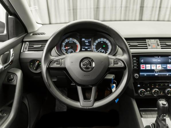 Skoda Octavia III (A7) Рестайлинг с пробегом 2019 года, цена 2 330 000 рублей, 85355 км, лифтбек, Автокод Объявления