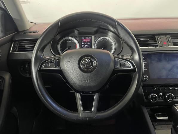 Skoda Octavia III (A7) Рестайлинг с пробегом 2017 года, цена 1 410 000 рублей, 231088 км, лифтбек, Автокод Объявления