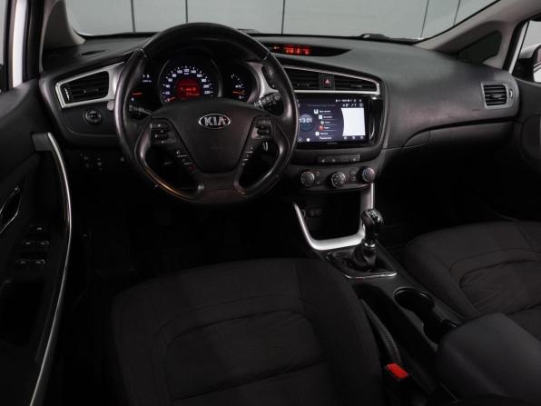 Kia Ceed II Рестайлинг с пробегом 2018 года, цена 1 234 000 рублей, 143402 км, хэтчбек, Автокод Объявления