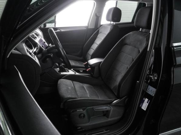 Volkswagen Tiguan II Рестайлинг с пробегом 2021 года, цена 2 915 000 рублей, 53691 км, внедорожник, Автокод Объявления