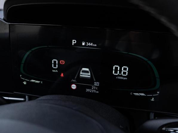 Hyundai Elantra VII (CN7) Рестайлинг с пробегом 2024 года, цена 2 280 000 рублей, 39237 км, седан, Автокод Объявления