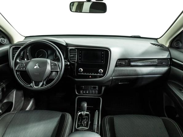 Mitsubishi Outlander III Рестайлинг 3 с пробегом 2019 года, цена 2 199 700 рублей, 80038 км, внедорожник, Автокод Объявления