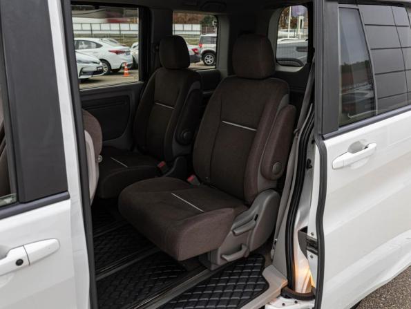 Honda Stepwgn V с пробегом 2015 года, цена 1 819 000 рублей, 111036 км, минивэн, Автокод Объявления