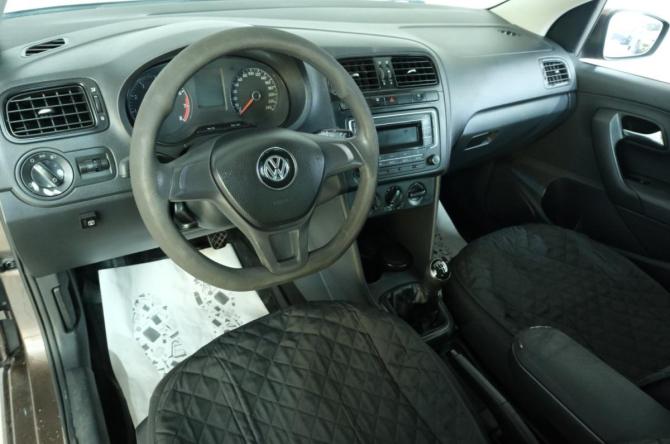 Volkswagen Polo V Рестайлинг с пробегом 2019 года, цена 849 000 рублей, 300217 км, седан, Автокод Объявления