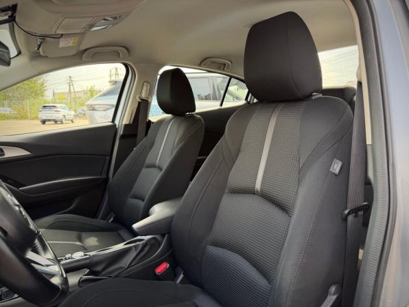 Mazda 3 III (BM) Рестайлинг с пробегом 2017 года, цена 1 550 000 рублей, 56000 км, седан, Автокод Объявления