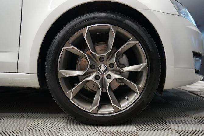 Skoda Octavia III (A7) с пробегом 2013 года, цена 1 080 000 рублей, 293000 км, лифтбек, Автокод Объявления