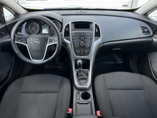 Opel Astra J Рестайлинг с пробегом 2014 года, цена 900 000 рублей, 171854 км, хэтчбек, Автокод Объявления