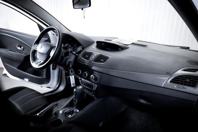 Renault Megane III Рестайлинг с пробегом 2013 года, цена 749 000 рублей, 214000 км, хэтчбек, Автокод Объявления