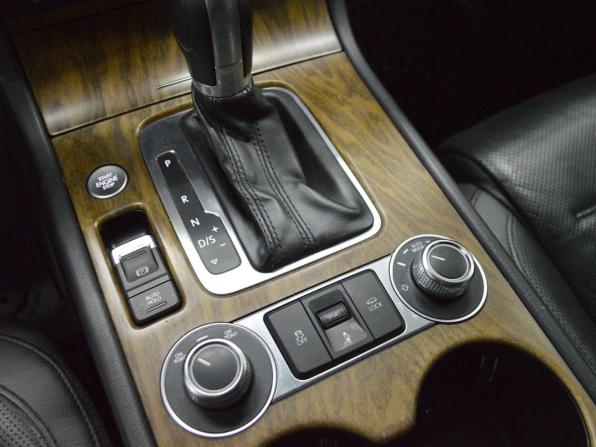 Volkswagen Touareg II Рестайлинг с пробегом 2016 года, цена 2 645 000 рублей, 235000 км, внедорожник, Автокод Объявления
